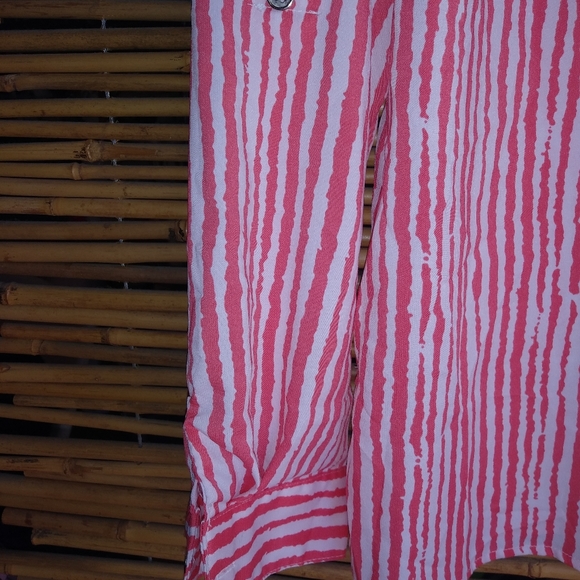 Notations LP Paint Brush Striped Pocketed Semi-Sheer Top Petite Coral Red White - Picture 4 of 8